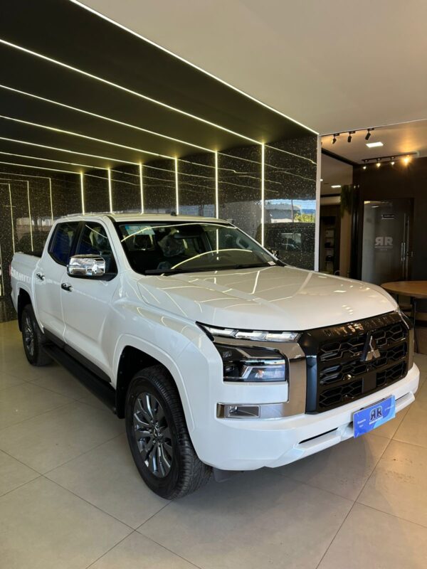 L200 TRITON HPE 0KM 2026 - Image 4