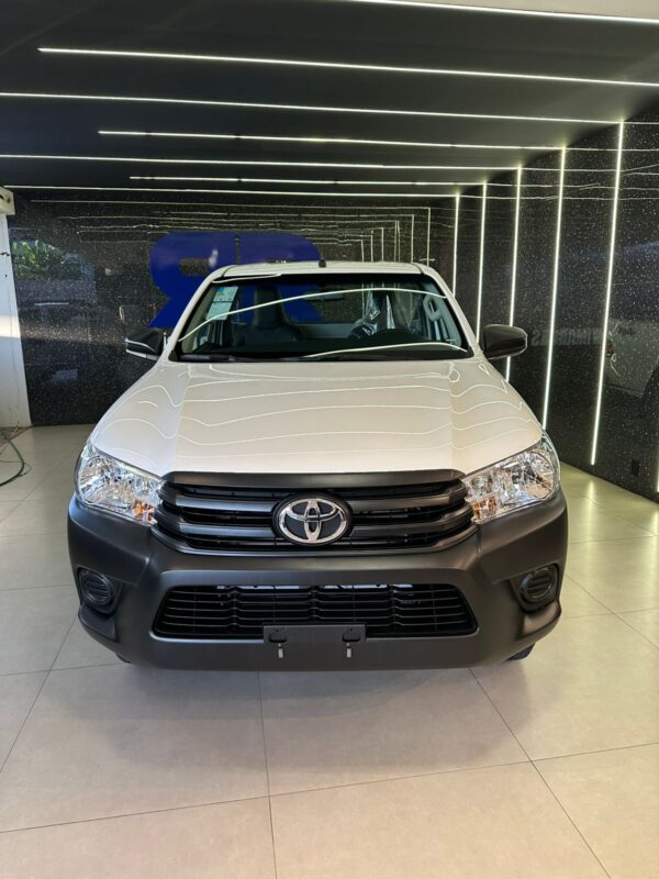 HILUX CS MANUAL 0KM 2025 - Image 2