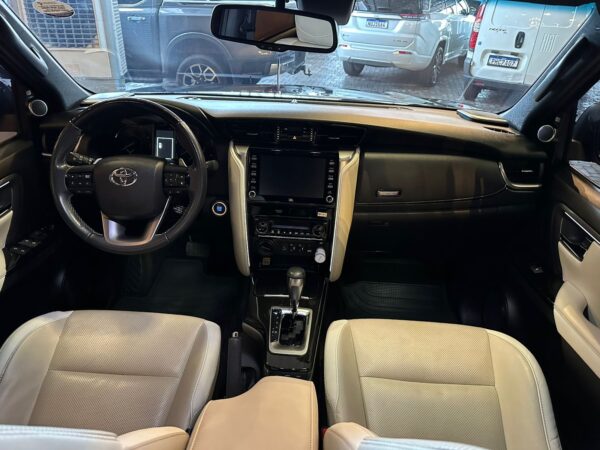 HILUX SW4 7LUG DIAMOND 2022 - Imagem 8