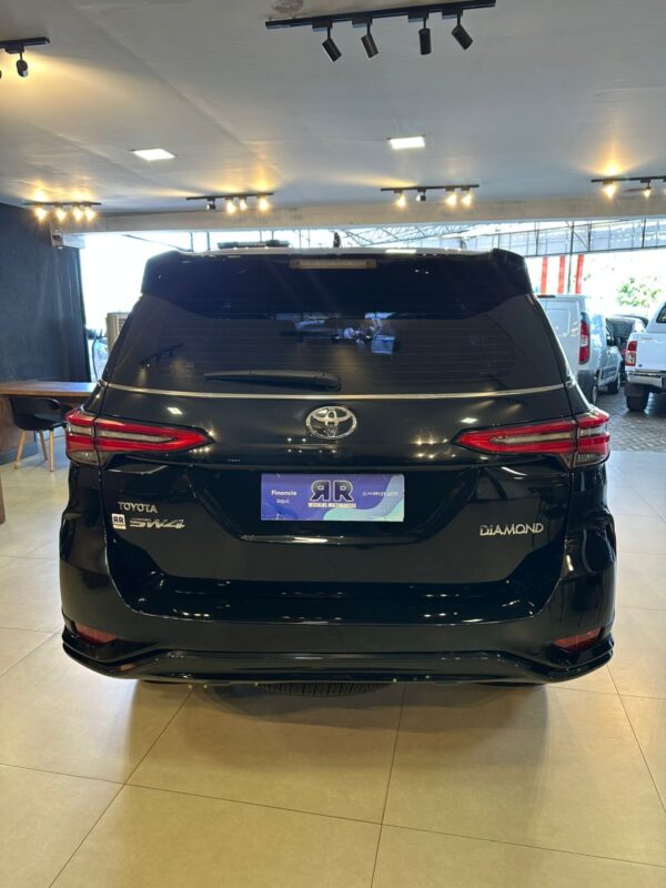 HILUX SW4 7LUG DIAMOND 2022 - Imagem 6