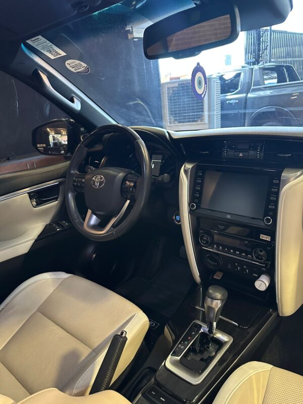HILUX SW4 7LUG DIAMOND 2022 - Imagem 10