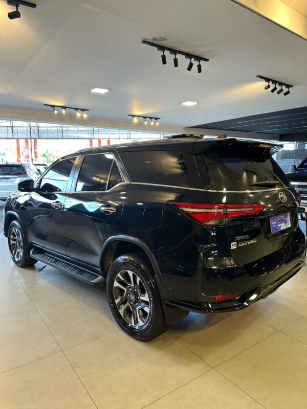HILUX SW4 7LUG DIAMOND 2022 - Imagem 5